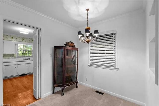 1700 Leslie Road, photo 5 of 20