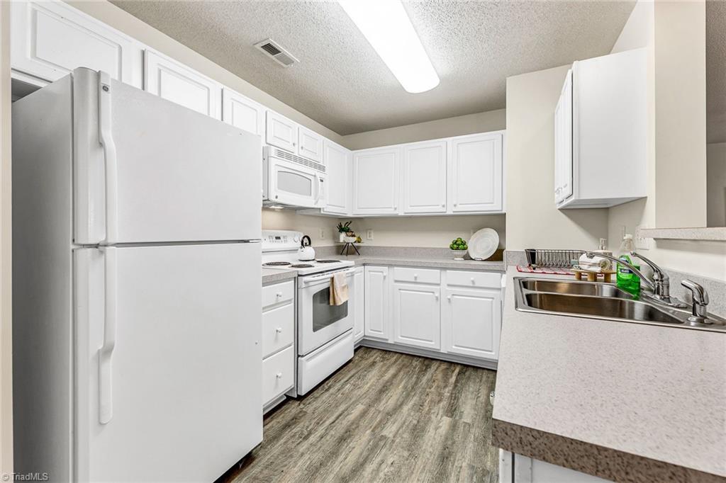 Photo 9 of 26 of 4305 Timberbrooke Drive 1C condo