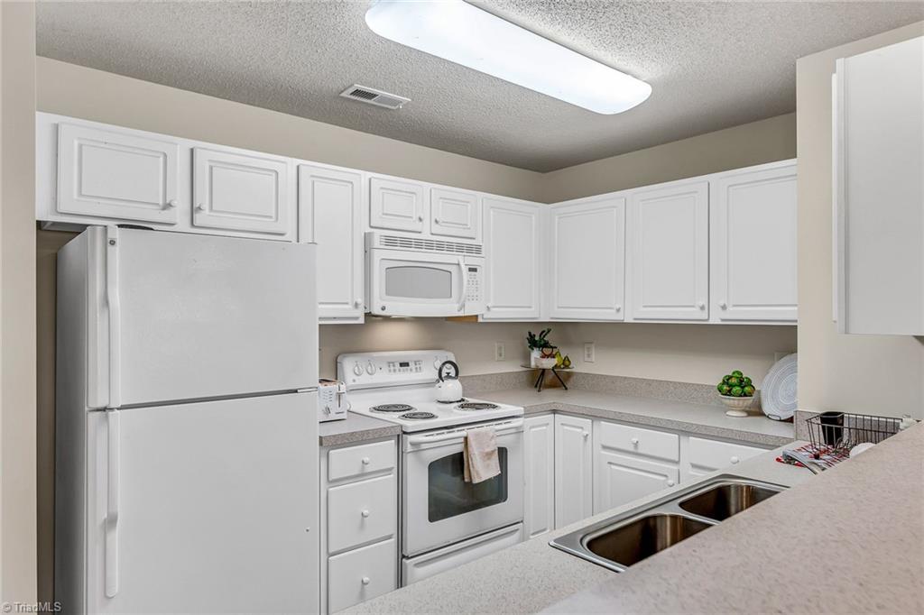Photo 11 of 26 of 4305 Timberbrooke Drive 1C condo