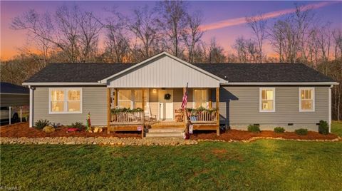 1071 Pine Knoll Drive Yadkinville NC 27055