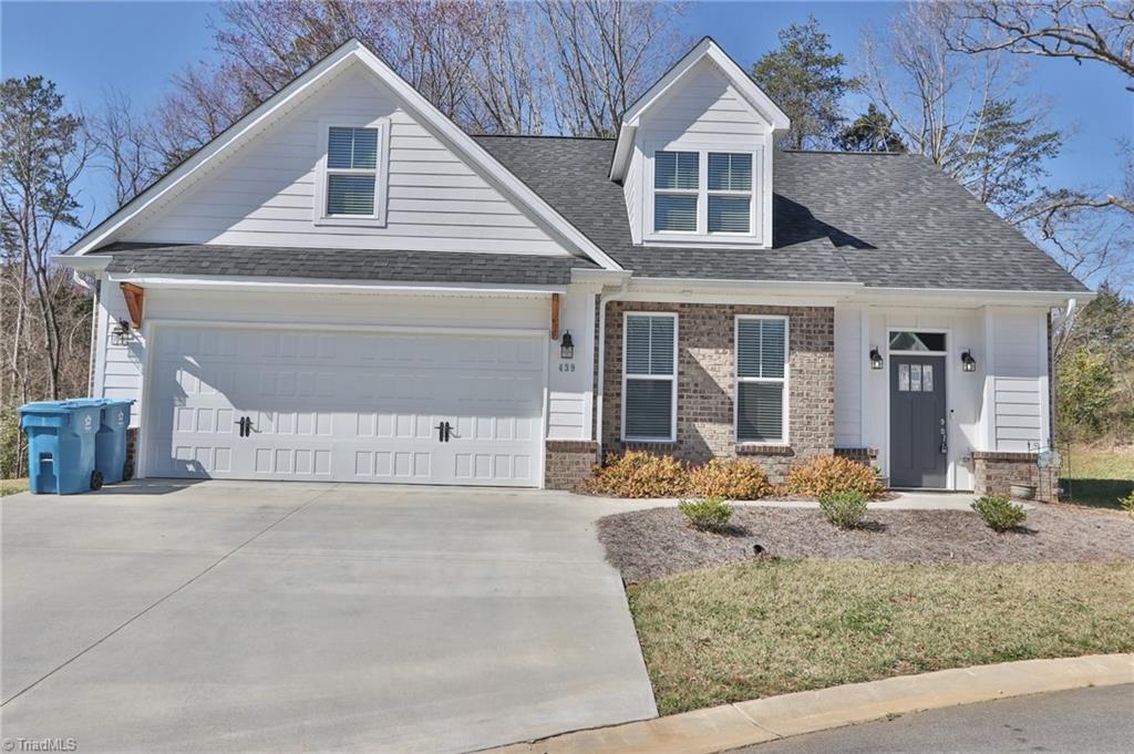 439 Fernwood Drive, Yadkinville, North Carolina image 1