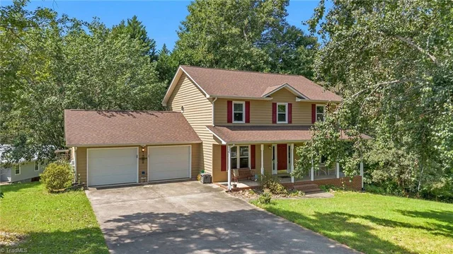 117 Goshen Terrace, photo 3 of 36
