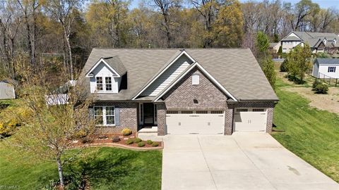 Homes For Sale - 808 Carraway Drive<br/> Alamance County, Graham, NC 27253