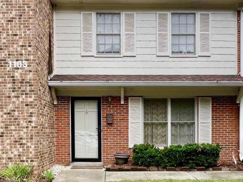 Homes For Rent - 1103 W Bessemer Avenue #B<br/> Greensboro, NC 27408