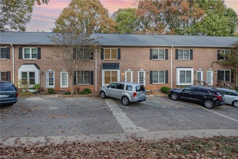 A home in Clemmons