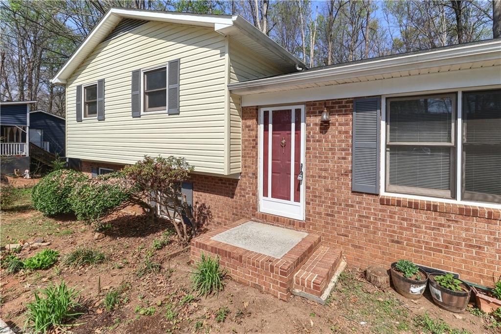 Photo of 753 Stoney Lane, Statesville, NC 28625 (MLS # 1214011)