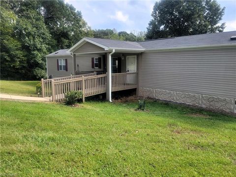 A home in Mount Airy