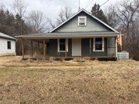 Homes For Sale - 2412 Park Springs Road<br/> Providence, NC 27315