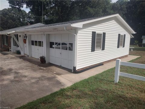 A home in Kernersville