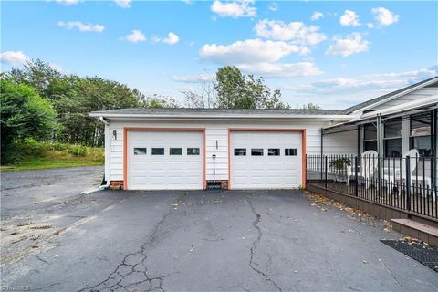 A home in Mount Airy