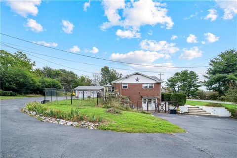 A home in Mount Airy