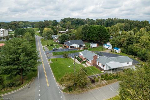 A home in Mount Airy