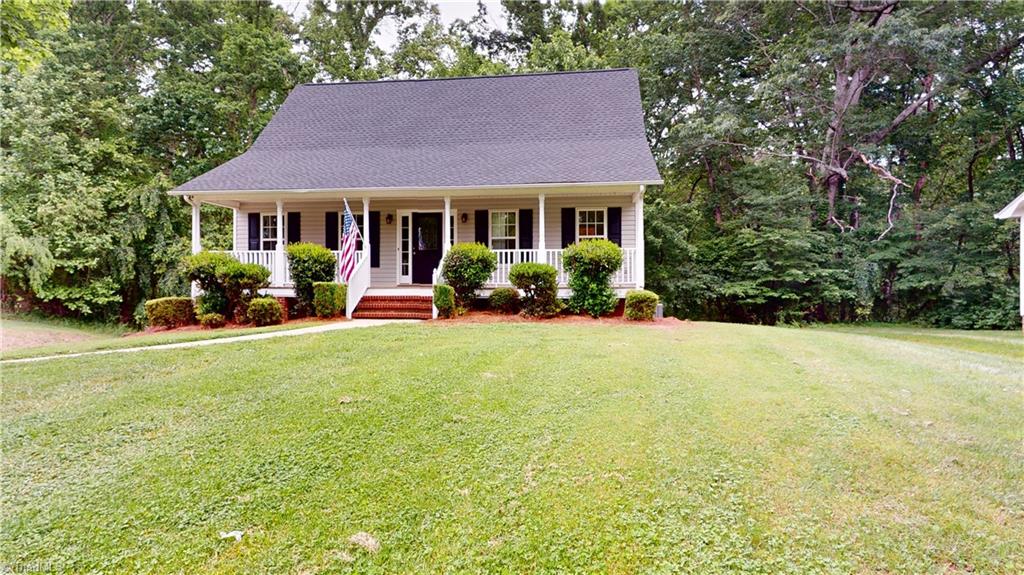131 Foxcroft Drive, Mount Airy, North Carolina image 1