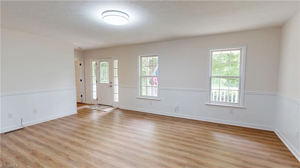 131 Foxcroft Drive, Mount Airy, North Carolina image 6