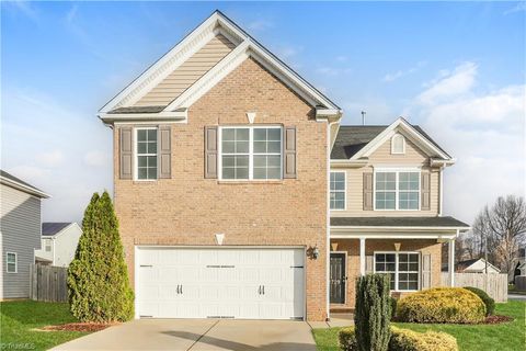 2729 Quail Oaks Drive Greensboro NC 27405