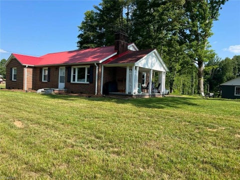 Homes For Sale - 5528 Elkin Highway<br/> North Wilkesboro, NC 28659