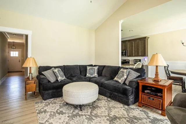 303 Kingsfield Forest Drive, photo 4 of 16