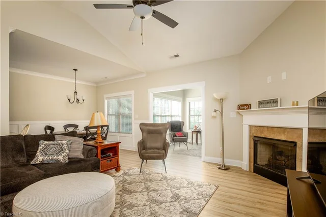 303 Kingsfield Forest Drive, photo 3 of 16