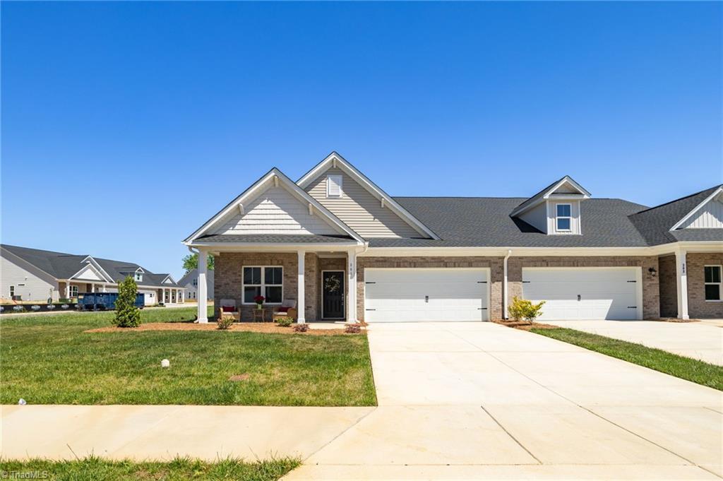 301 Beeson Court, Clemmons, North Carolina image 2