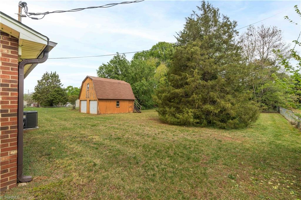 2429 Londonderry Road, Kernersville, North Carolina image 3