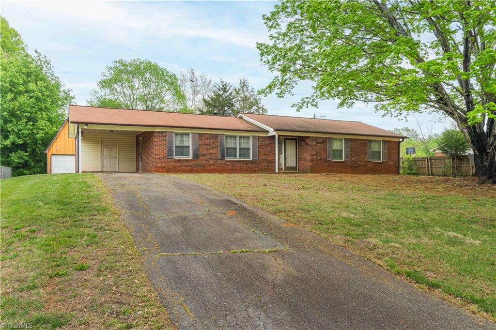 2429 Londonderry Road, Kernersville, North Carolina image 1