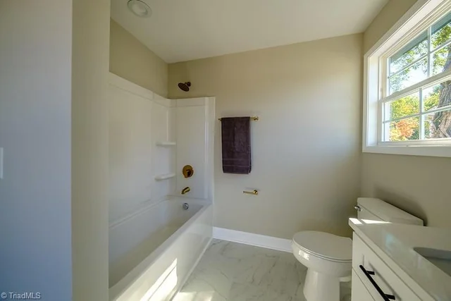 427 Tate Street, photo 5 of 21
