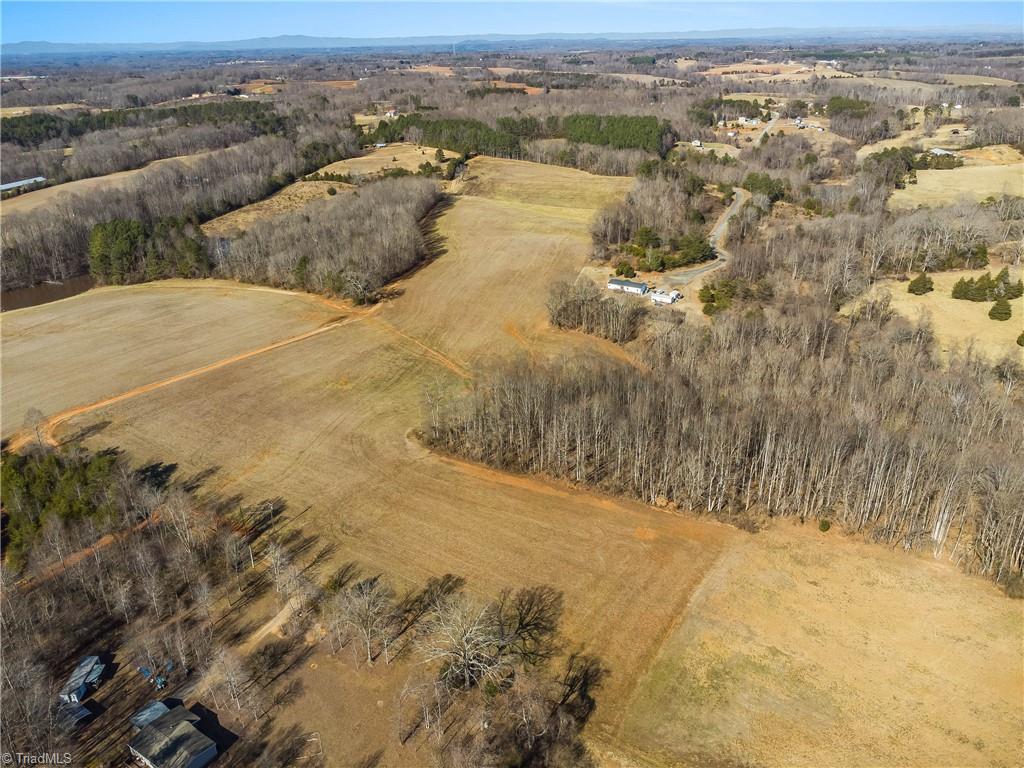 000 Feather Pond Drive, East Bend, North Carolina image 4