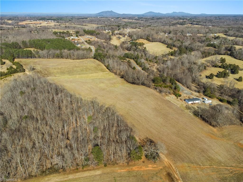 000 Feather Pond Drive, East Bend, North Carolina image 1