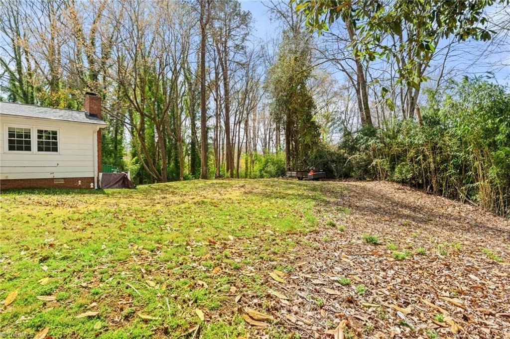 Photo of 860 Duckview Court, Winston-Salem, NC 27106 (MLS # 1211089)