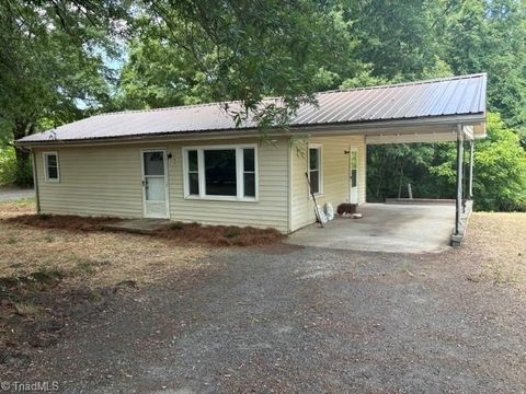 Homes For Sale - 147 Dillard Road<br/> Rockingham County, Reidsville, NC 27320