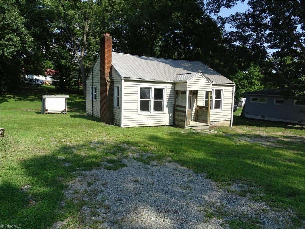 Photo of 307 Goforth Drive, Thomasville, NC 27360 (MLS # 1229413)