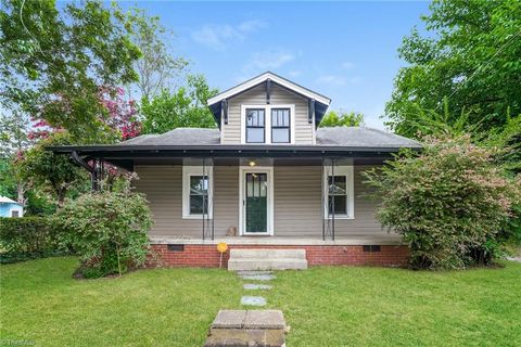 Homes For Sale - 1504 Cloverdale Street<br/> High Point, NC 27260