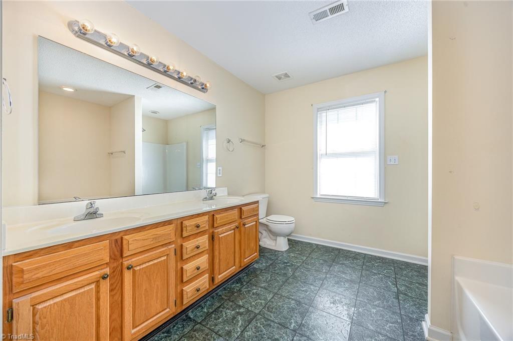 215 Blakes Court, Thomasville, North Carolina image 13