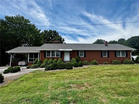 Homes For Sale - 2167 Payne Road<br/> Davidson County, Lexington, NC 27295