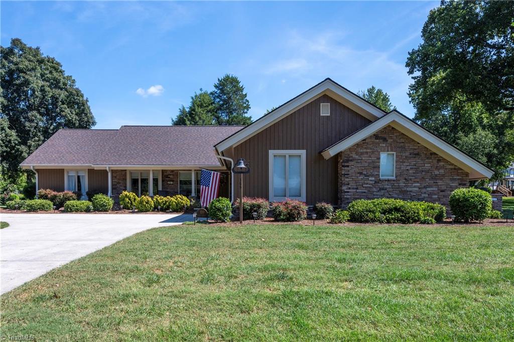 Photo of 109 Holly Circle, Bermuda Run, NC 27006 (MLS # 1233731)