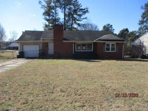 Photo of 319 Western Boulevard, Lexington, NC 27295 (MLS # 1212449)