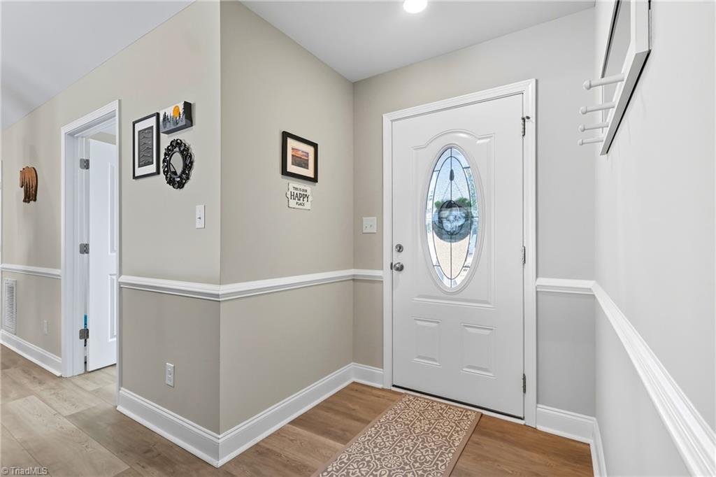 Thomasville, North Carolina 27360, United States, 3 Bedrooms Bedrooms, ,2 BathroomsBathrooms,Residential,Pending,209930