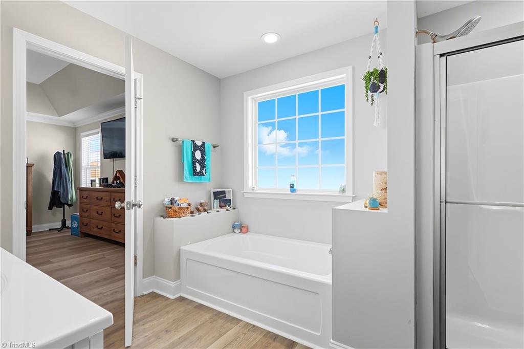 Thomasville, North Carolina 27360, United States, 3 Bedrooms Bedrooms, ,2 BathroomsBathrooms,Residential,Pending,209930