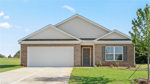 Photo for 293 Warbler Way