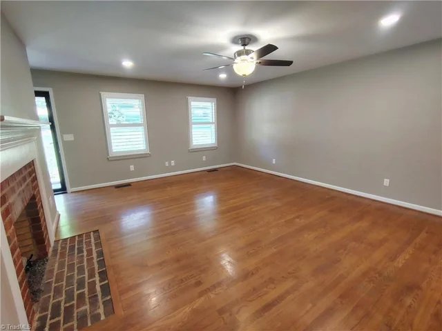 638 Graceland Drive, photo 5 of 50
