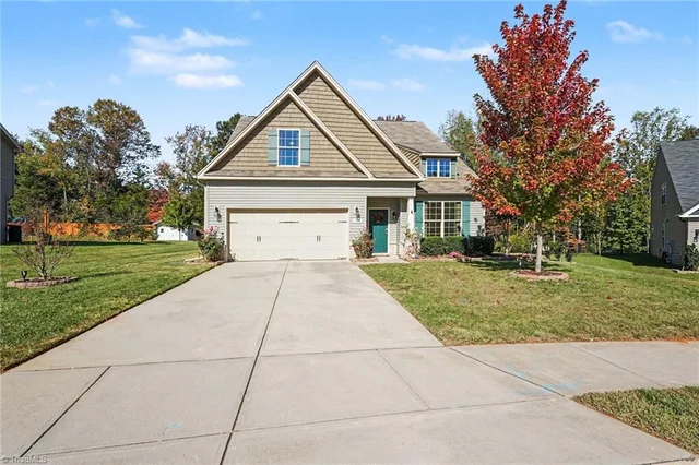506 Bluffwood Court, photo 4 of 30