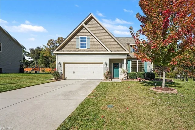 506 Bluffwood Court, photo 3 of 30