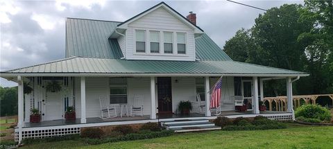 Single Family Residence in Winston Salem NC 715 Spry Road.jpg