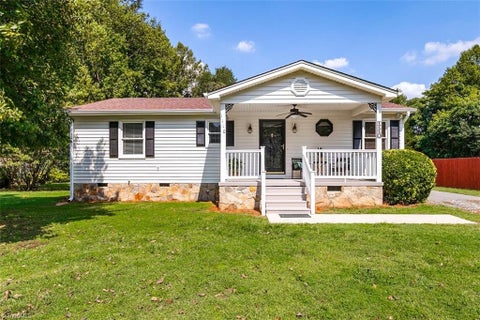 Homes For Sale - 1110 Barham Road<br/> Greensboro, NC 27455