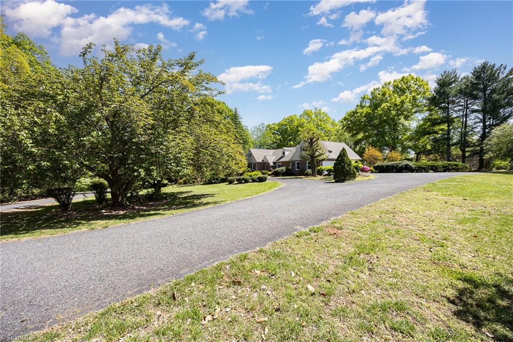 206 Oakdale Circle, King, North Carolina image 3