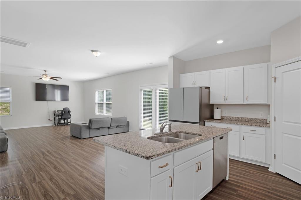 3710 Streamside Drive, Thomasville, North Carolina image 16