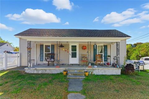 Homes For Sale - 611 Riverside Drive<br/> Rockingham County, Eden, NC 27288