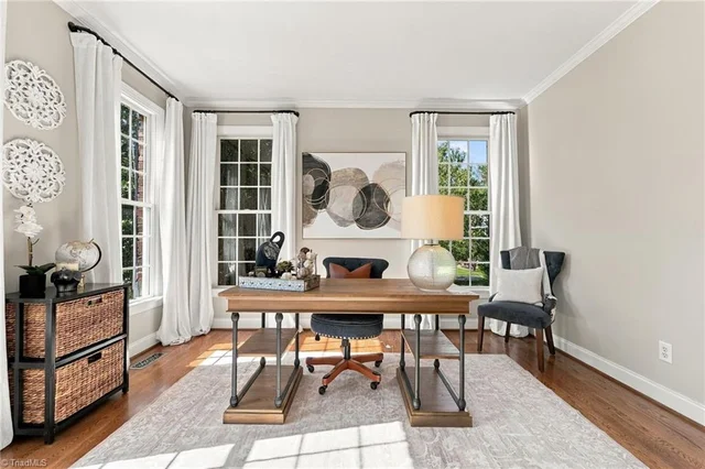 706 Chestnut Hill Court, photo 5 of 50