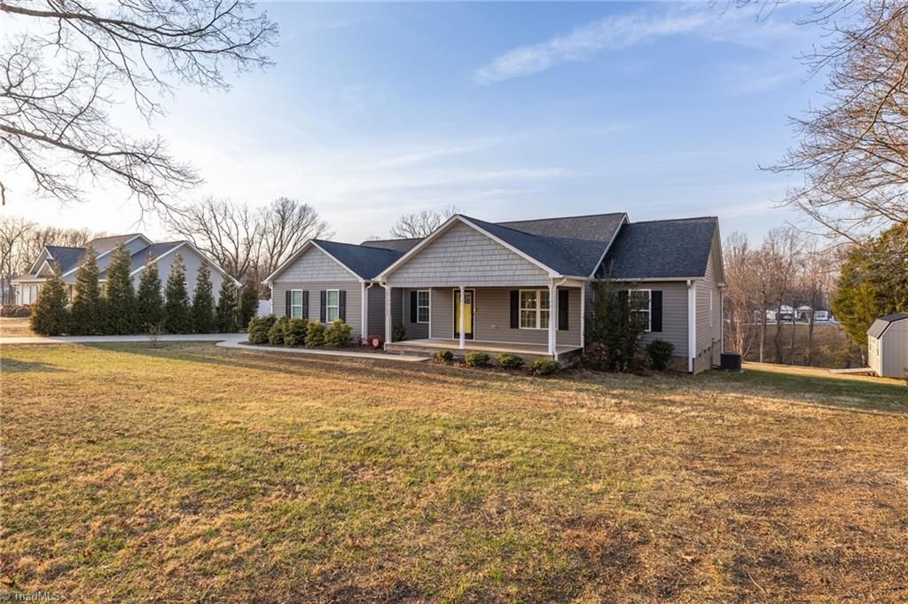 Photo of 572 Anderson Road, Eden, NC 27288 (MLS # 1210059)