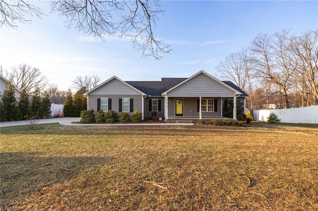 Photo of 572 Anderson Road, Eden, NC 27288 (MLS # 1210059)